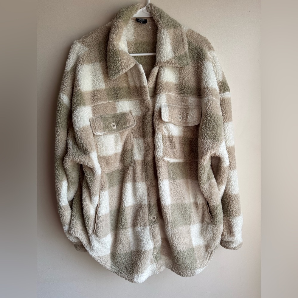PacSun Plaid Teddy Jacket in Cream, Tan & Khaki